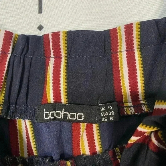 Boohoo Striped Cold Shoulder Romper - Picture 6 of 7